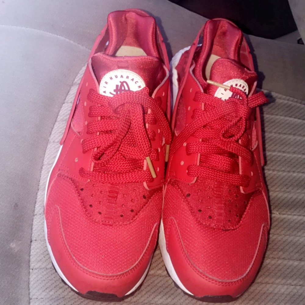 RED Huaraches